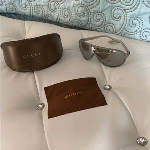 Gucci sunglasses, matching case and cleaning rag